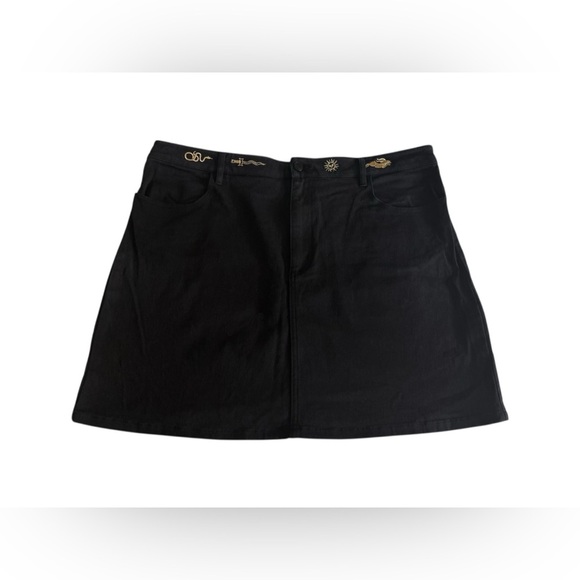 LAZY OAF x Laura Callaghan Eyes On My Butt Skirt - Picture 4 of 9